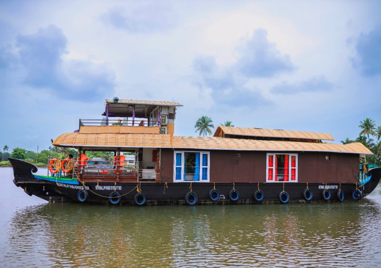 2 bedroom houseboat alleppey 2113