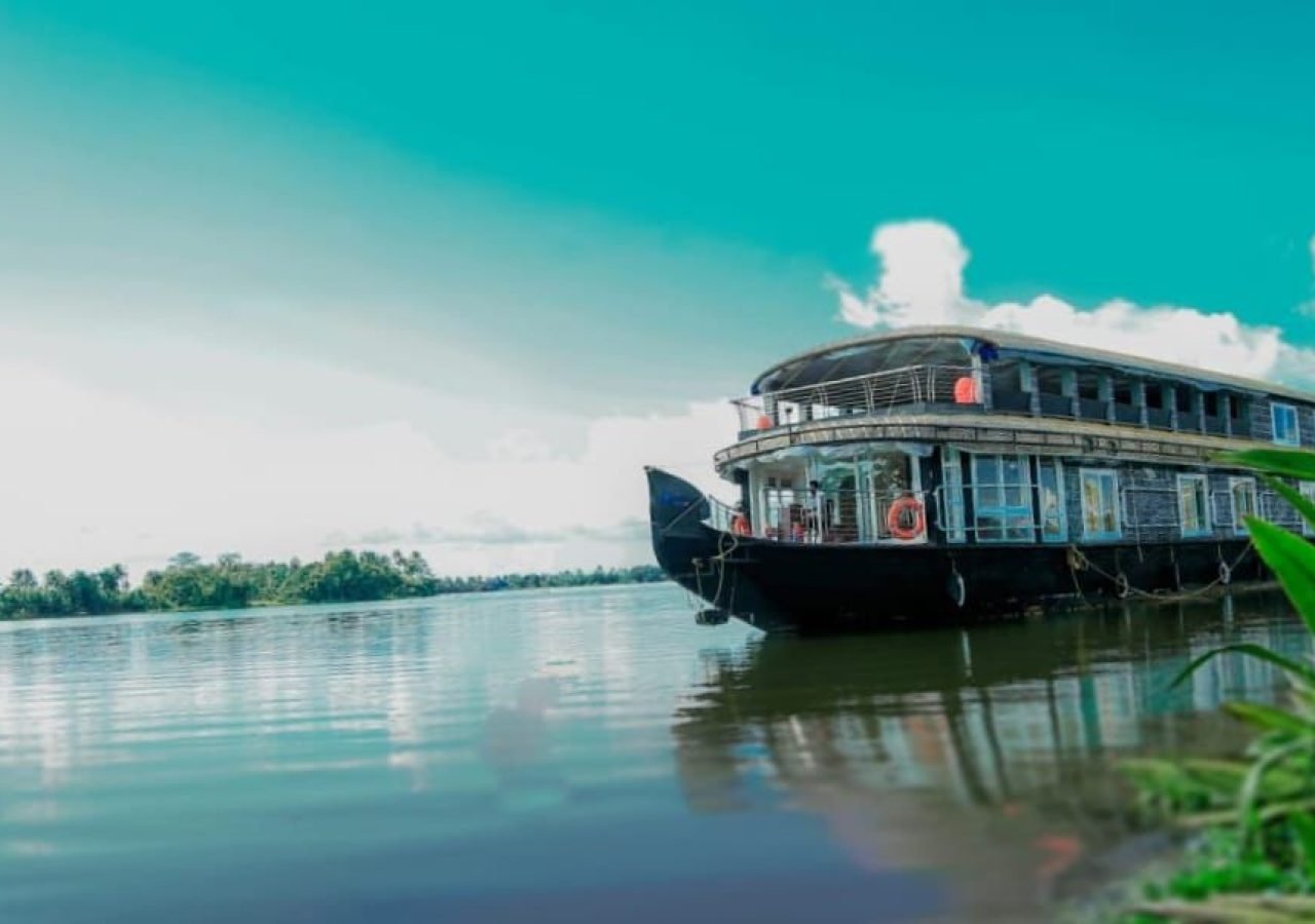 ABH 6 Bedroom Houseboat