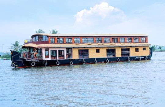 ABH 6 Bedroom Houseboat