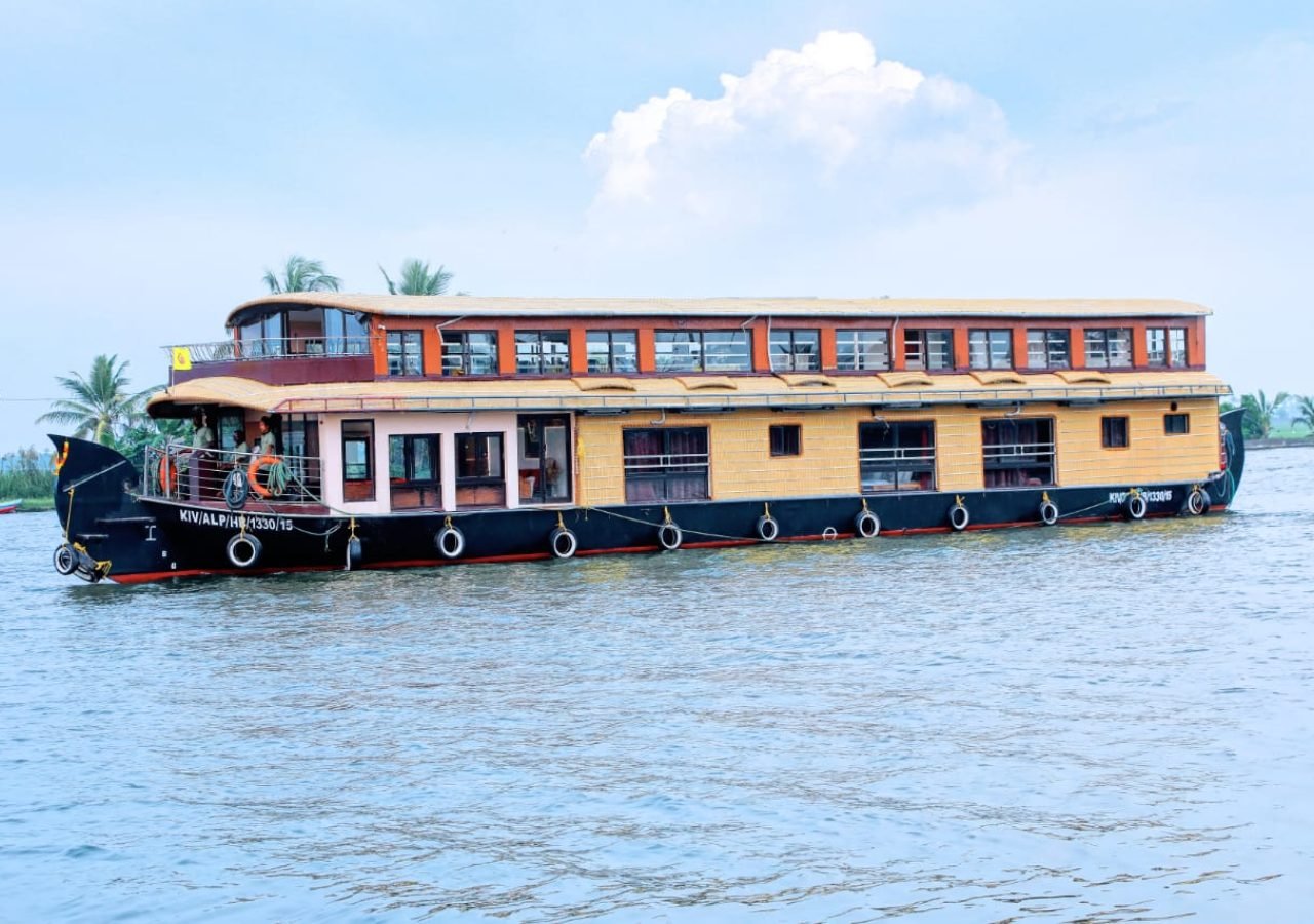 ABH 6 Bedroom Houseboat