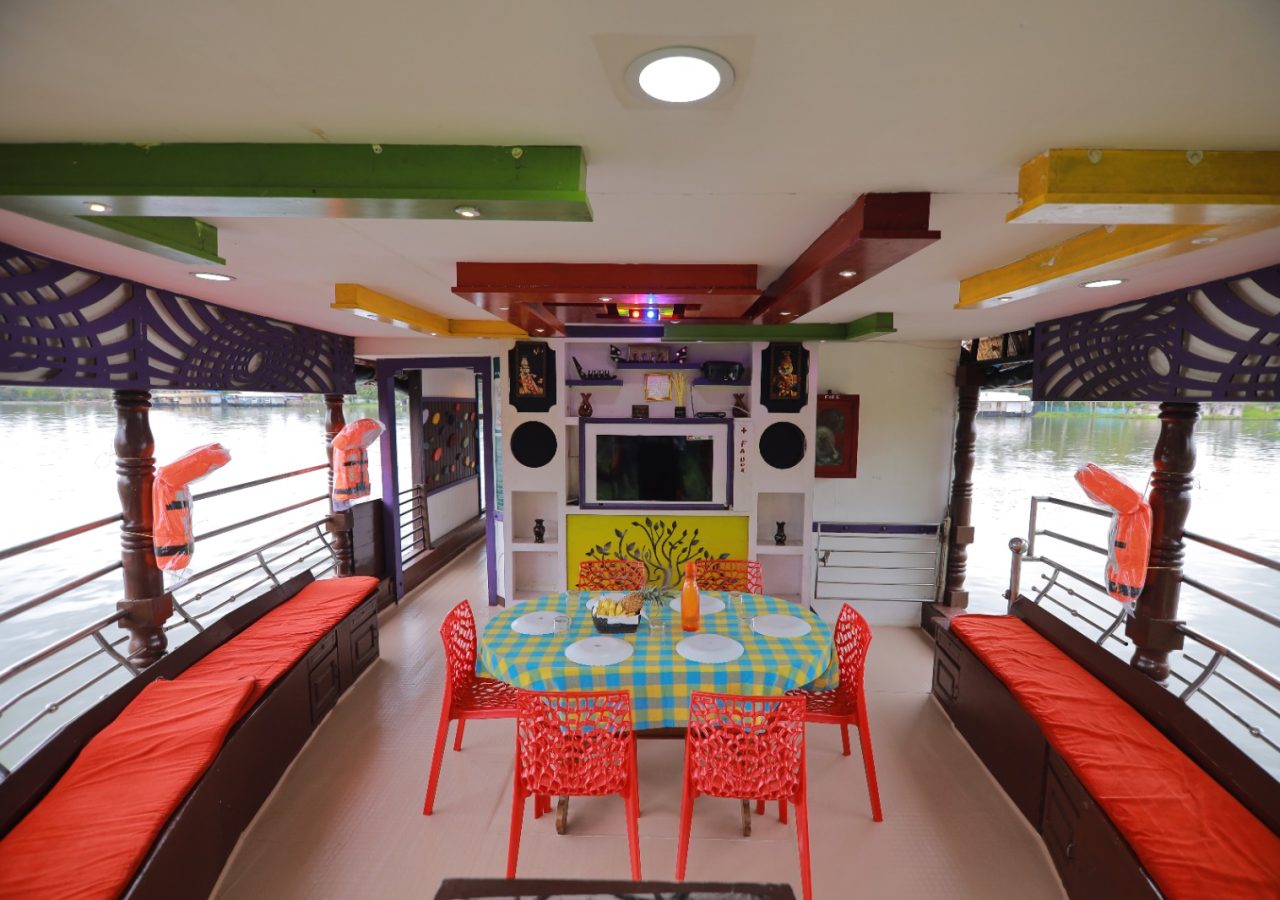 front cabin 2 bedroom houseboat