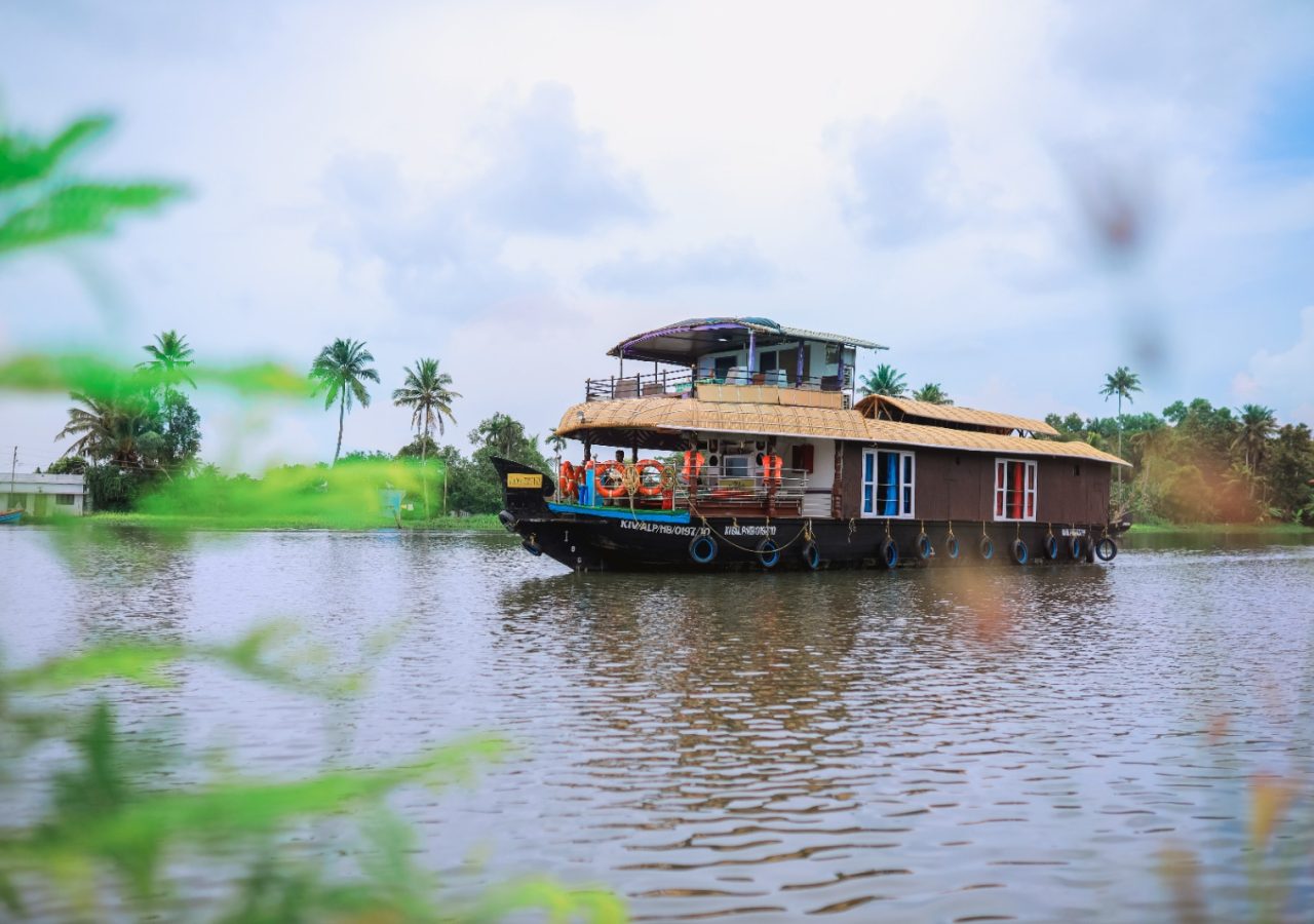 houseboats in alleppey 2 bedroom